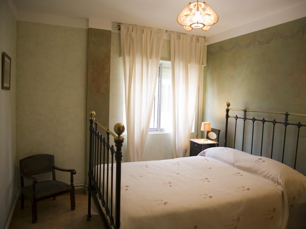 Casa Rural La Conejera Madrigalejo Del Monte Bilik gambar