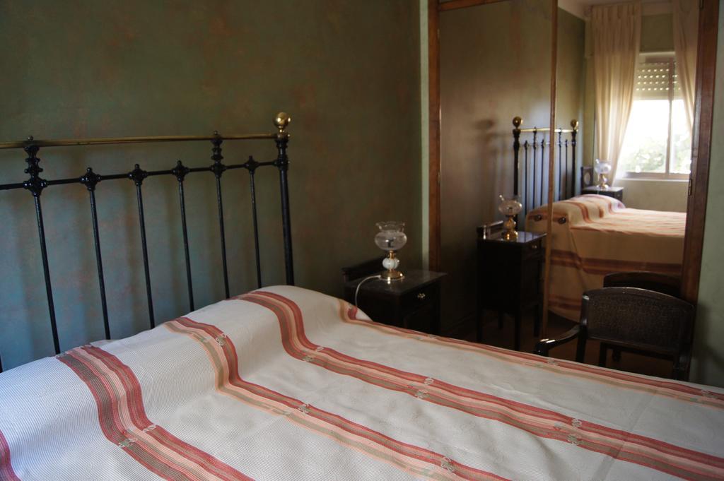 Casa Rural La Conejera Madrigalejo Del Monte Bilik gambar