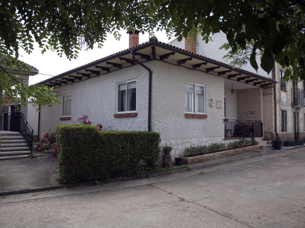 Casa Rural La Conejera Madrigalejo Del Monte Bilik gambar